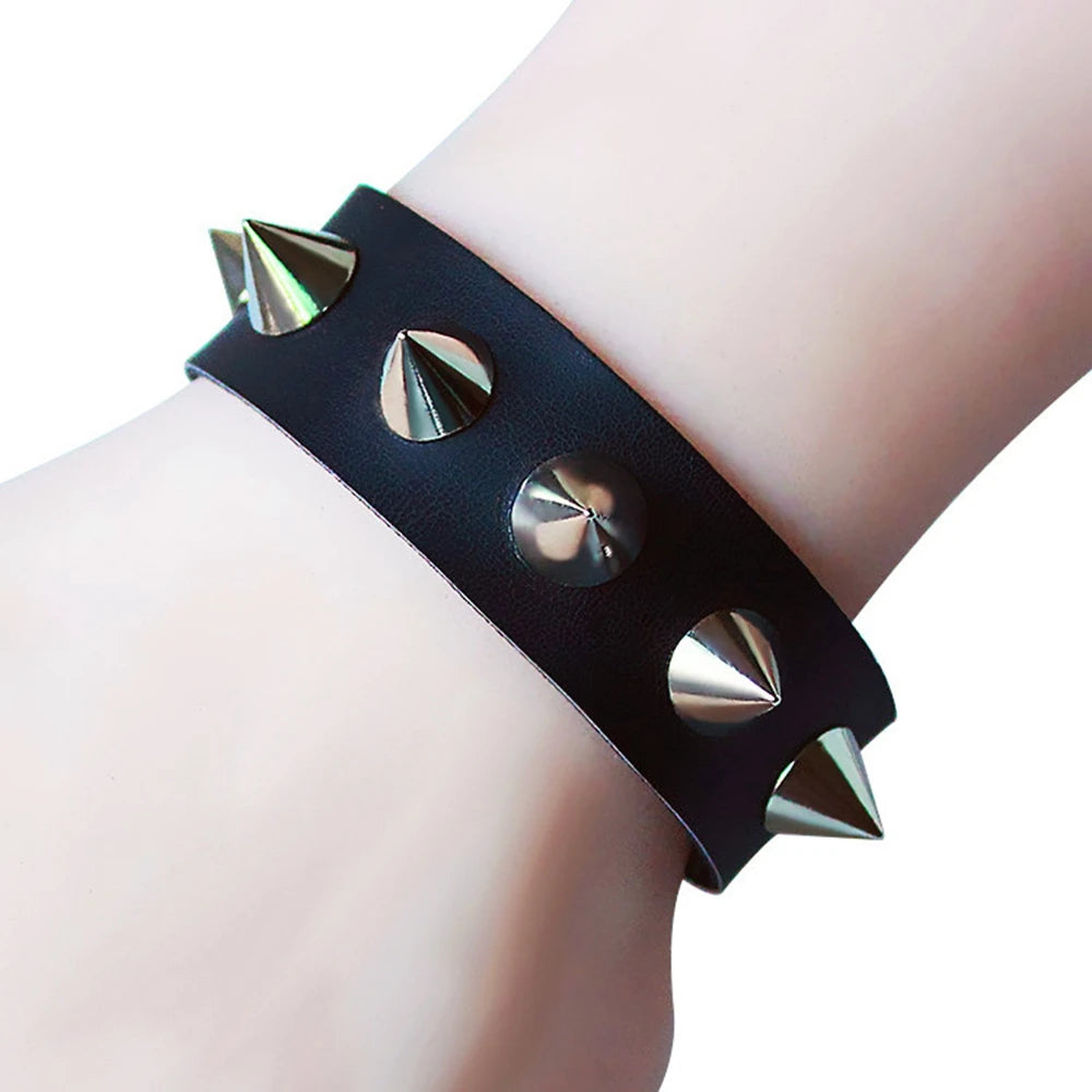 Punk Rock One-row Spike Rivet PU Leather Bracelets Bangles Unique Pointed Bracelet Fashion Jewelry Cuff Wristband