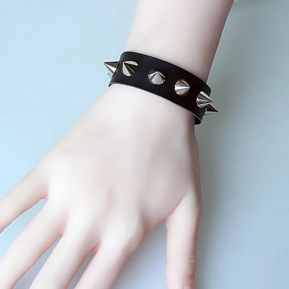 Punk Rock One-row Spike Rivet PU Leather Bracelets Bangles Unique Pointed Bracelet Fashion Jewelry Cuff Wristband